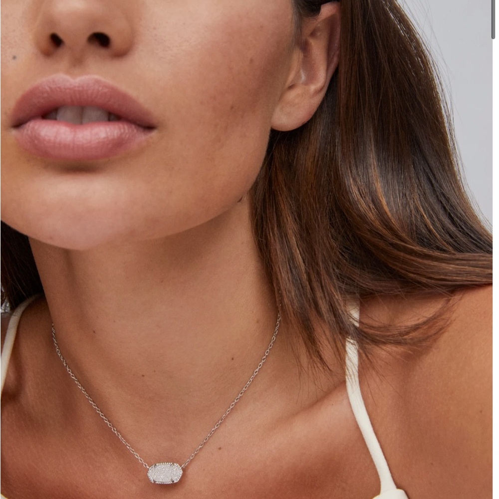 NWT Kendra Scott silver Elisa necklace